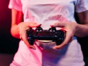 Праздничный марафон: что подарить, если девушка – геймер?