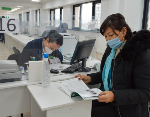 Казахстанские женщины реже мужчин обращаются за госуслугами