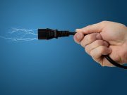 Motorola начинает заряжать без проводов