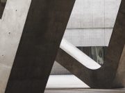 Бетонные дома превратили в аккумуляторные батареи