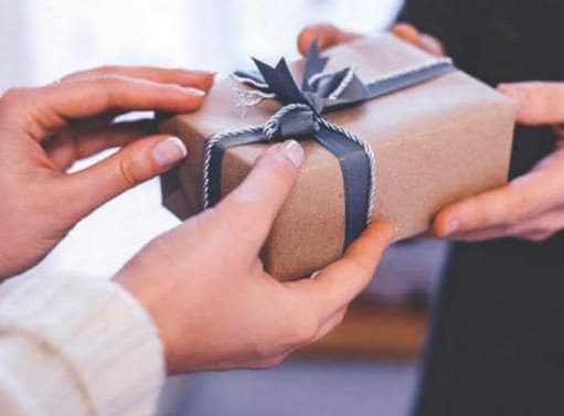 Что подарить своему защитнику?