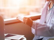 В Казахстане новый порядок прикрепления к поликлинике иностранцев. Как сделать все правильно?