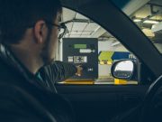 С владельцев Mercedes будут брать отпечатки пальцев…