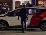 Беспилотное такси «сбежало» от полицейских