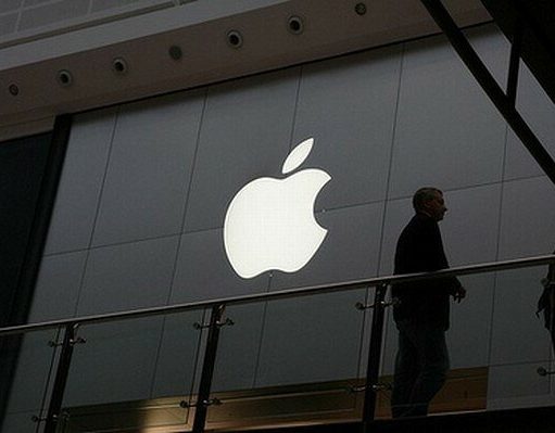 Apple подала в суд на стартап