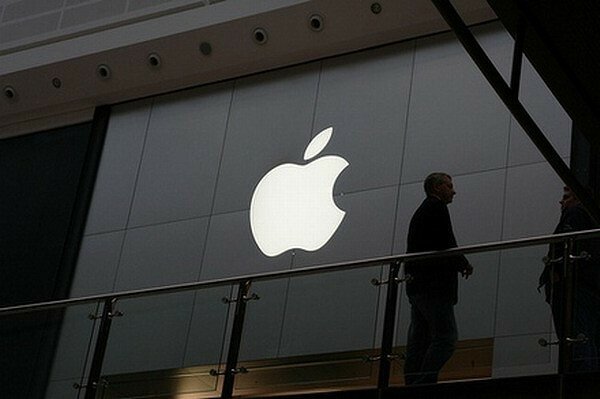 Apple подала в суд на стартап