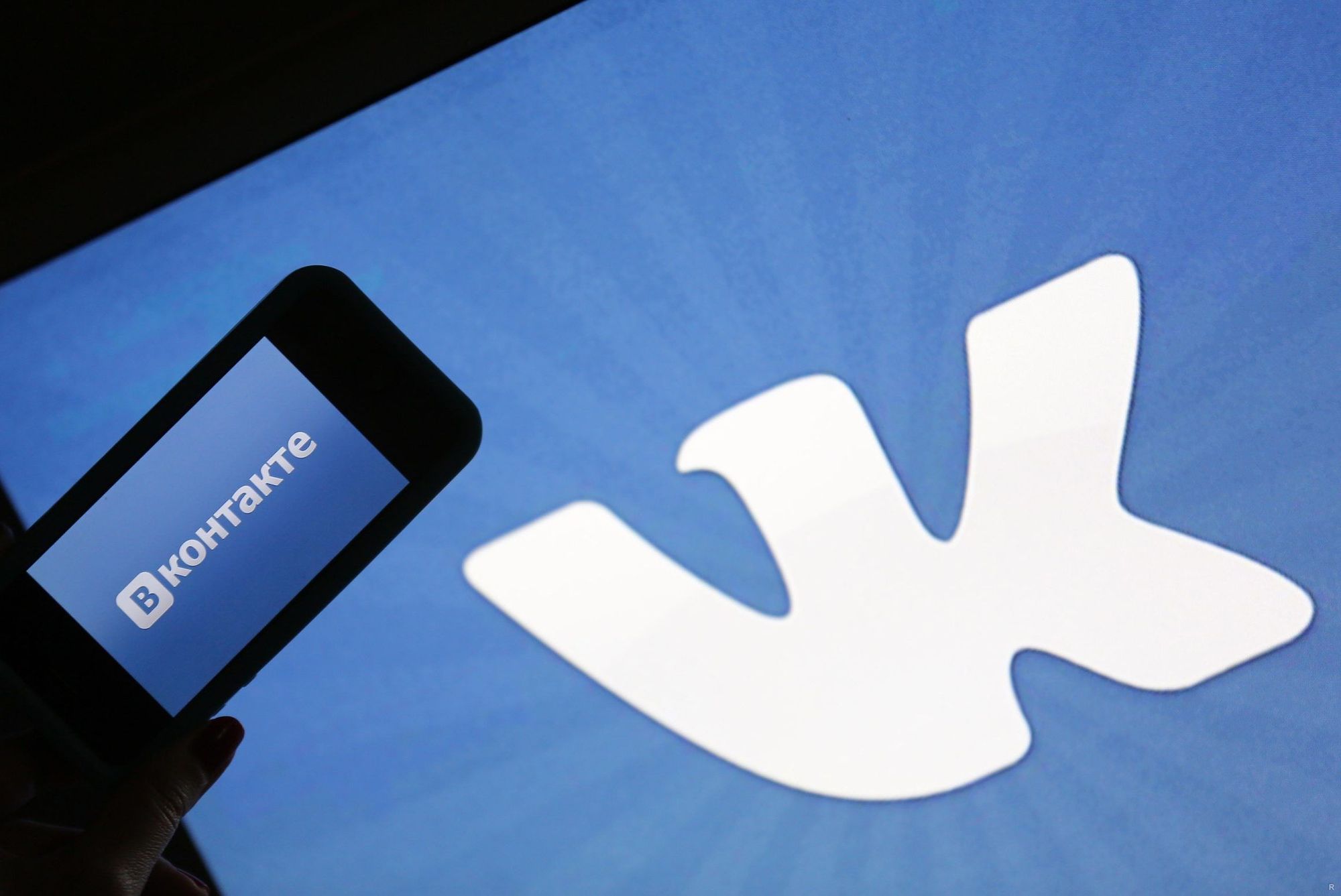 Нейросети TikTok, обновления «ВКонтакте» и Twitter: последние новости социальных сетей
