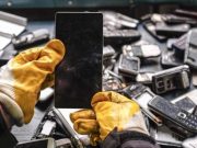 Сколько золота можно добыть из смартфона?