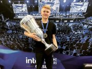 Казахстанцу победа принесла 500 тыс. долларов