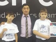 Школьники создали голографического робота-домбриста