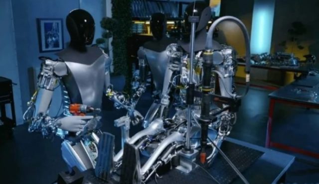 Человекоподобные роботы научились собирать друг друга