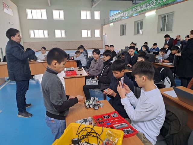 В Актау спортивной робототехнике обучают учителей