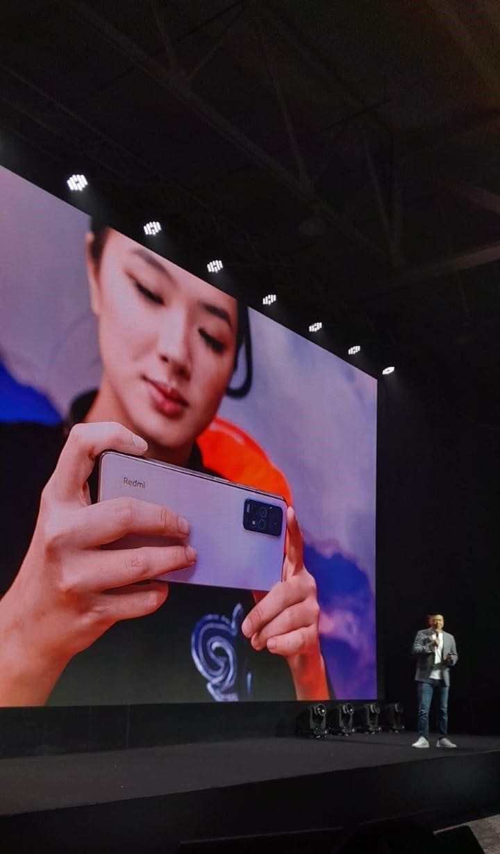 Xiaomi представила новую линейку смартфонов флагманского уровня Redmi Note 12