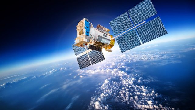 У нас будут собственные спутники связи в партнерстве с французскими лидерами космической промышленности