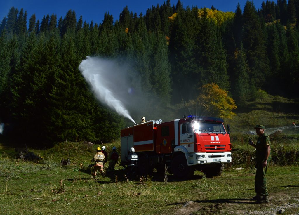Дроны в алматинских горах &#8211; и пожар найдут,  и людей спасут