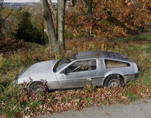Легендарный DeLorean DMC-12 из «Назад в будущее» нашли брошенным на картах Google
