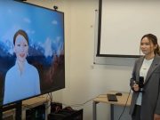 Цифровой прототип человека говорит на казахском языке