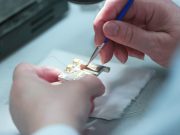 Apple отложила обновление Siri из-за проблем с ИИ до 2026 года