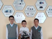 Школьники из области Абай создали робота для очистки водоотводных каналов