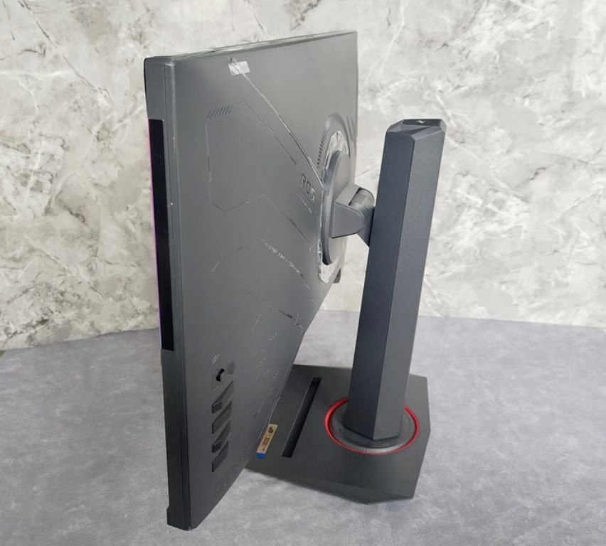 ASUS ROG Strix XG27ACS – невероятное погружение в игровой процесс!