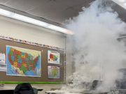 Американские дети уничтожают школьные хромбуки в рамках нового челенджа в TikTok