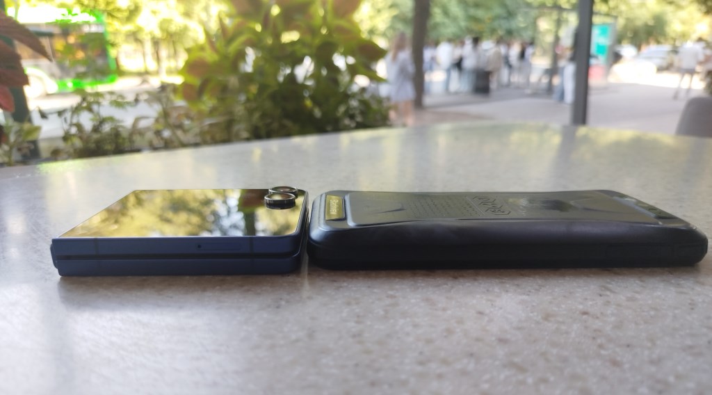 Galaxy Z Flip7 – лучший партнер во время путешествий