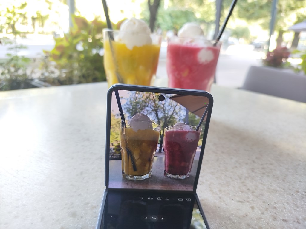 Galaxy Z Flip7 – лучший партнер во время путешествий