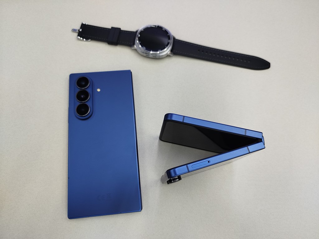 Многозадачный Galaxy Z Fold7, идеальный для съемки Galaxy Z Flip7 и смарт-часы Galaxy Watch 8 и Watch 8 Classic, ориентированные на ЗОЖ