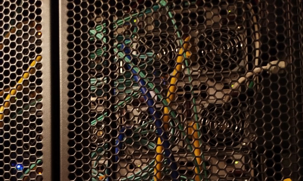 Супер-компьютер (hPC): знакомство, проблемы и перспективы. Репортаж из Дата-Центра