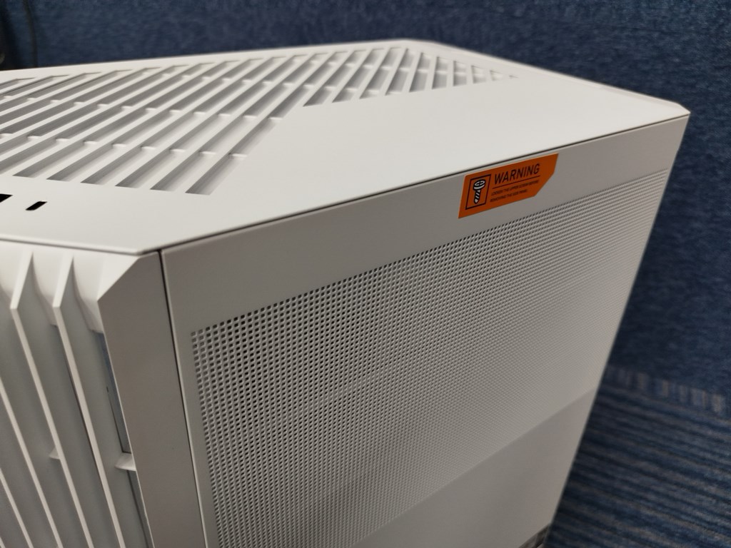 Выбираем геймерское кресло ThunderX3 CORE-Loft Grey и компьютерный корпус APNX V1 Mid-Tower –  комфорт и надежность в  самой долгой игре!