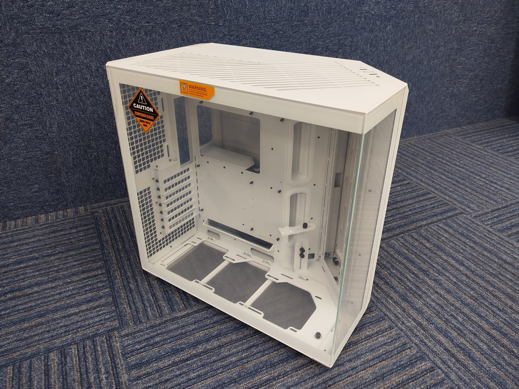 Выбираем геймерское кресло ThunderX3 CORE-Loft Grey и компьютерный корпус APNX V1 Mid-Tower –  комфорт и надежность в  самой долгой игре!