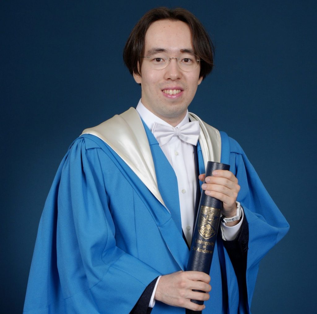 «Казахстанский Моцарт» Рахат-Би Абдысагин исполнил в Оксфорде квантовую симфонию собственного сочинения