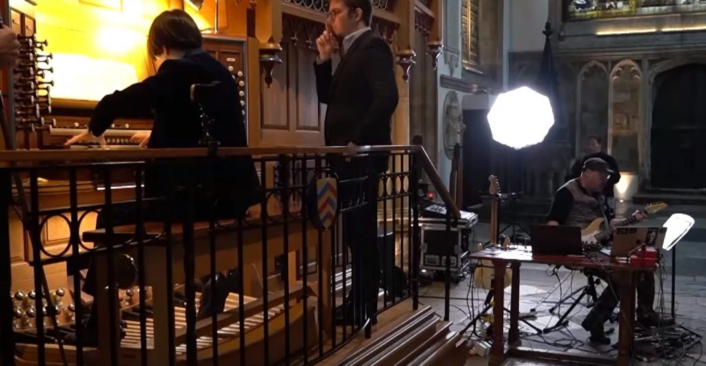 «Казахстанский Моцарт» Рахат-Би Абдысагин исполнил в Оксфорде квантовую симфонию собственного сочинения