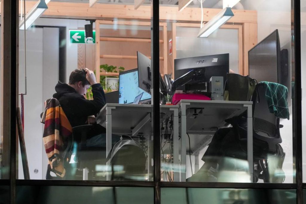 Прочитано в соцсети. “ЧЕЛОВЕК ИСКУССТВЕННЫЙ: ЭВОЛЮЦИЯ В ВЕЧНОСТЬ”