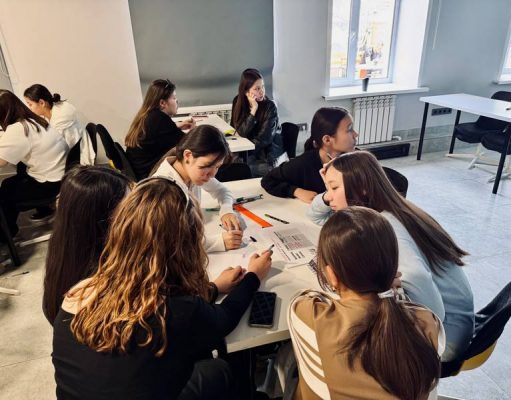 Чили мектептерінде ұялы телефондарға толық тыйым салынды