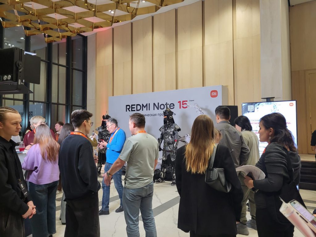 Первый взгляд на Redmi Note 15: что увидели на презентации