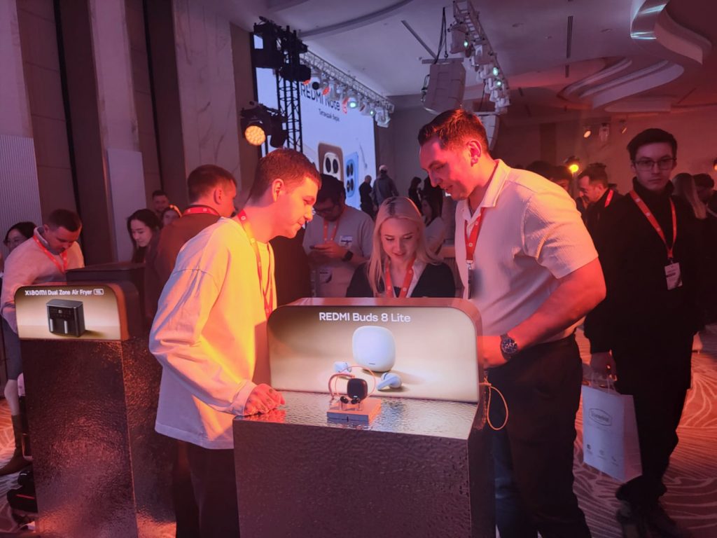 Первый взгляд на Redmi Note 15: что увидели на презентации