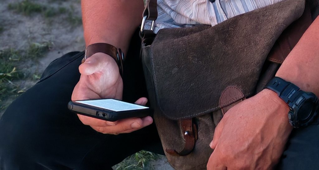 Казахстанцы жалуются в соцсетях на качество мобильной связи и повышение тарифов