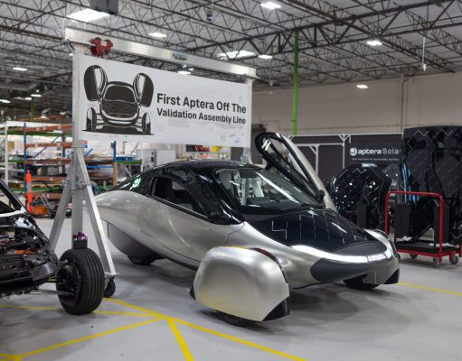 Aptera электр қуатынсыз қозғала алатын көліктің алғашқы үлгілерін таныстырды