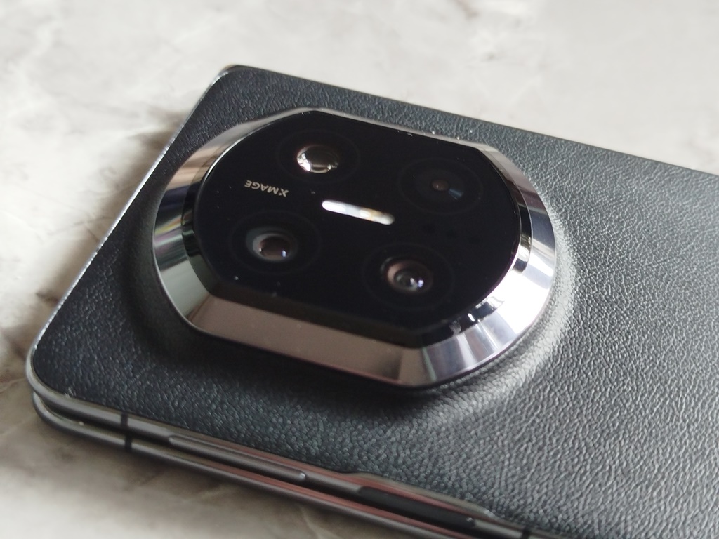 Huawei Mate X7 – утонченная пластичность с серьезным набором камер