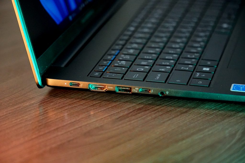 ASUS ExpertBook B5  –  отличная платформа, которую можно адаптировать под любые задачи компании или конкретного пользователя