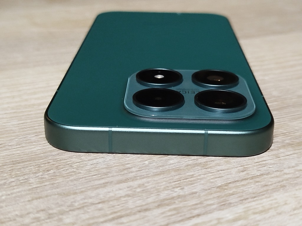 Xiaomi 17 – маленький флагман с большими возможностями