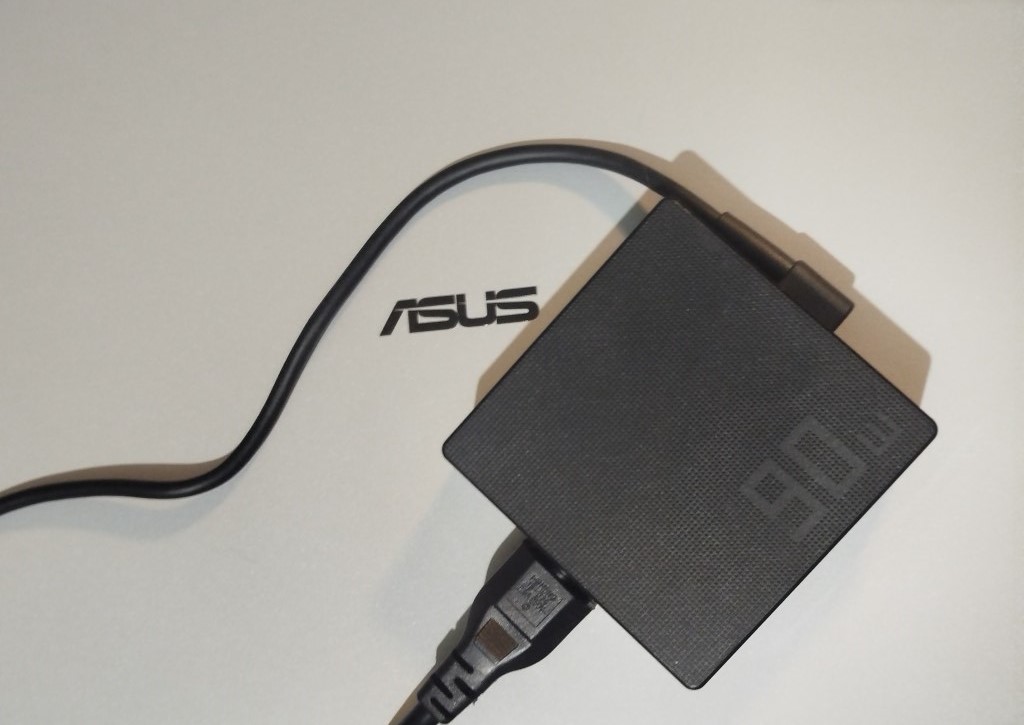 ASUS ExpertBook B9406CAA – ультратонкий, прочный и высокопроизводительный ноутбук для вашего бизнеса