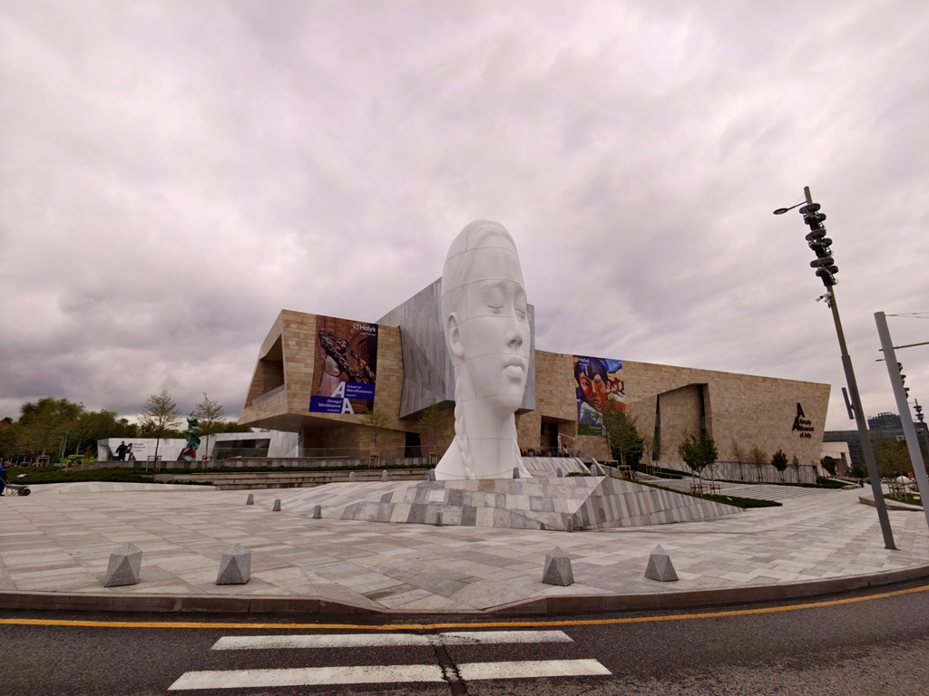 Xiaomi 17 – маленький флагман с большими возможностями