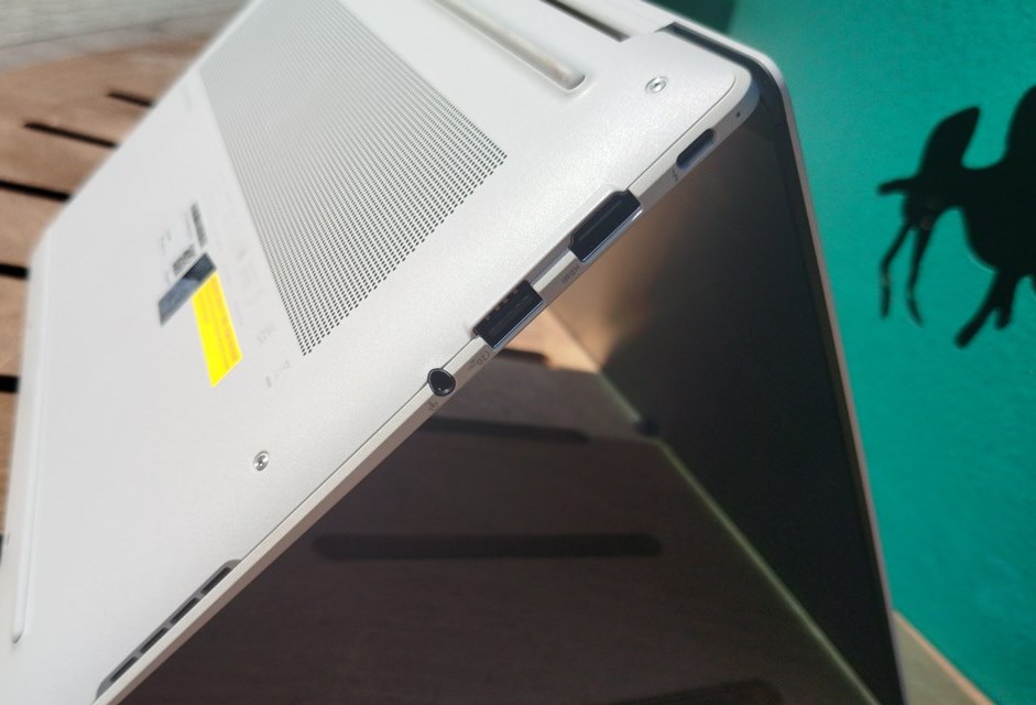 ASUS ExpertBook B9406CAA – ультратонкий, прочный и высокопроизводительный ноутбук для вашего бизнеса