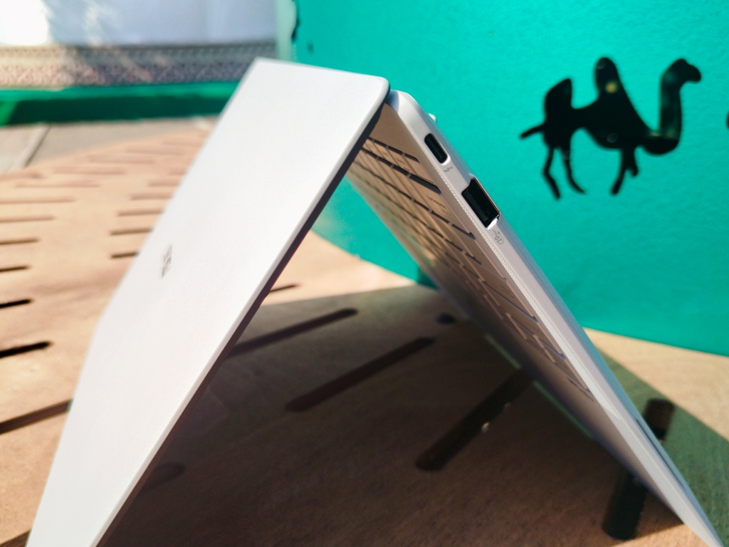 ASUS ExpertBook B9406CAA – ультратонкий, прочный и высокопроизводительный ноутбук для вашего бизнеса