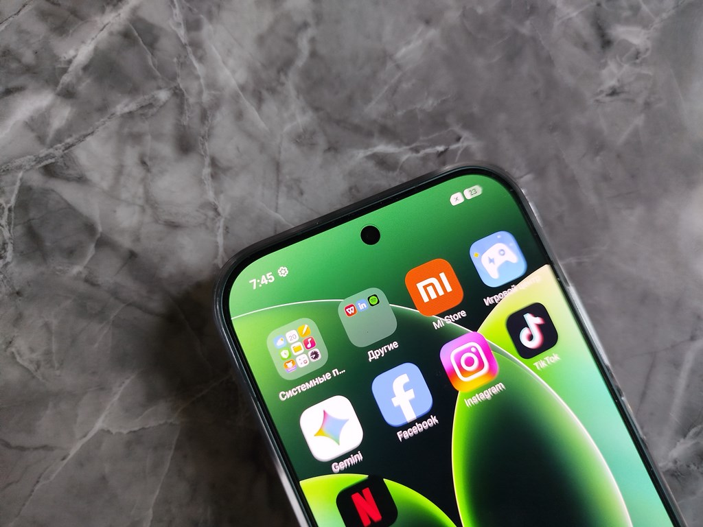 Xiaomi 17 – маленький флагман с большими возможностями