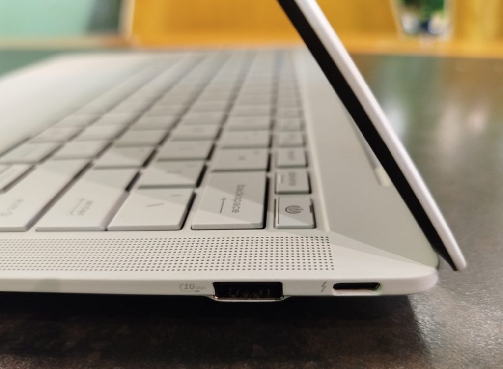 ASUS ExpertBook B9406CAA – ультратонкий, прочный и высокопроизводительный ноутбук для вашего бизнеса