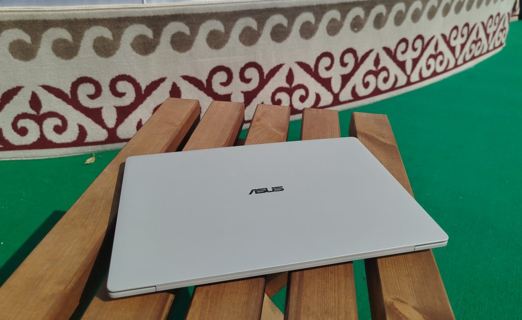 ASUS ExpertBook B9406CAA – ультратонкий, прочный и высокопроизводительный ноутбук для вашего бизнеса