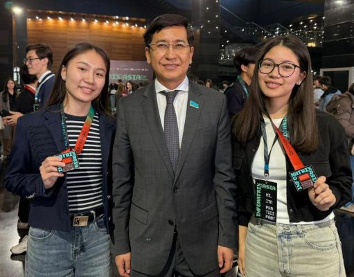 Проекты будущего: карагандинские школьники победили на международной олимпиаде Infomatrix